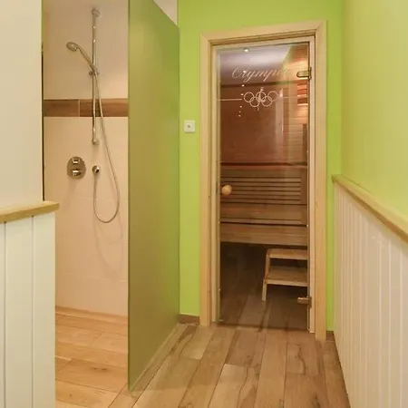 Olympia Haus 4, Whg 33 *
